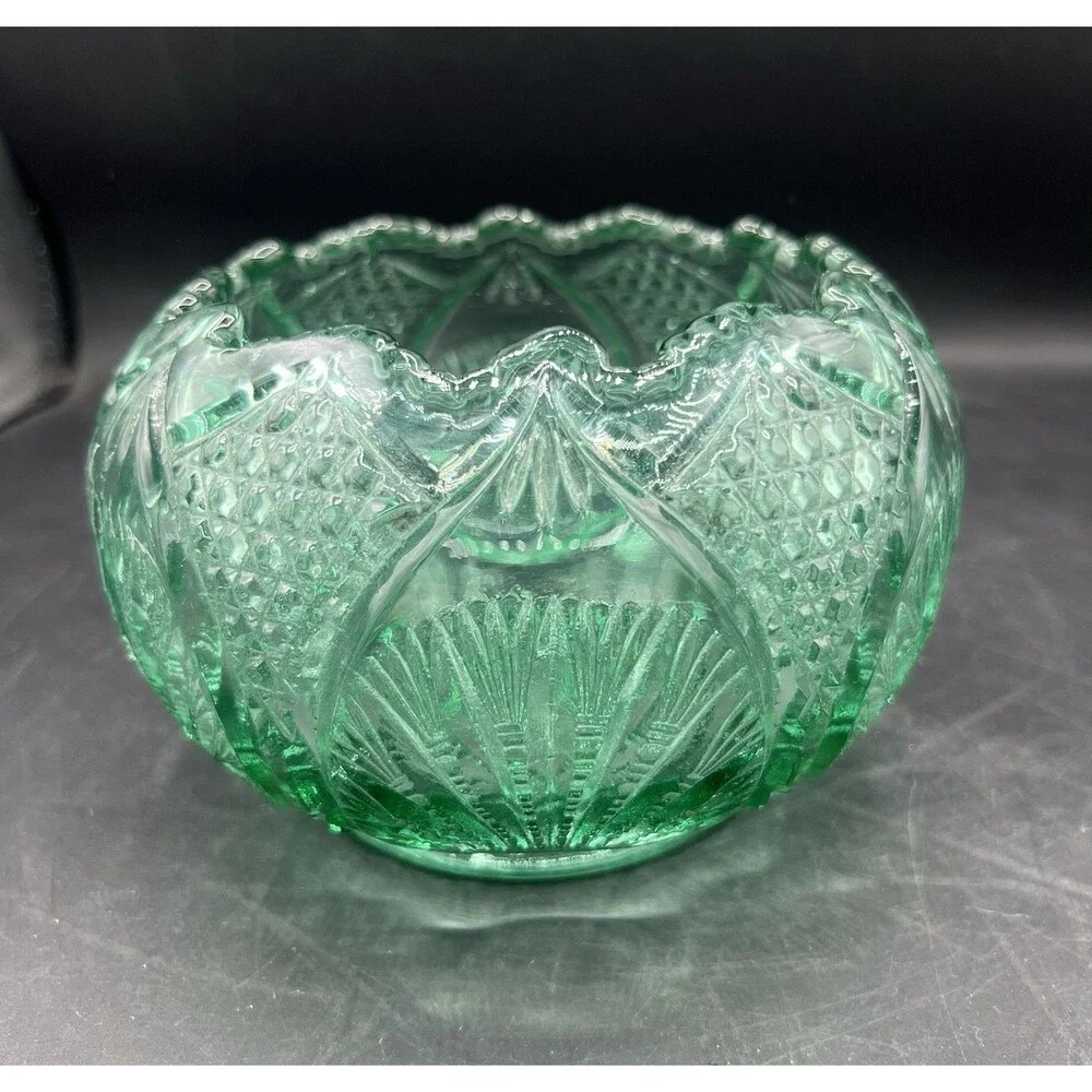 Vintage Fenton Green Glass Rose Bowl Sawtooth Rim Starburst Floral Vase 6.5”